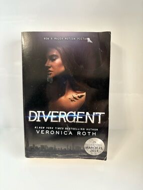 📚 3/$25 📚 Divergent by Veronica Roth Book